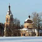Церковь посреди леса