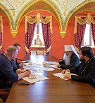 31 марта 2023 года митрополит Вятский и Слободской Марк встретился с исполняющим обязанности генерального директора АО «Вятские автомобильные дороги» Денисом Николаевичем Ситниковым