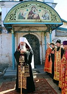 Освящена икона над главным входом в храм «В скорбех и печалех Утешение» города Слободского