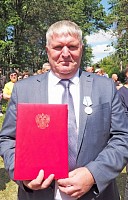 Привык всю жизнь защищать