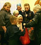 Отдел социального служения организовал раздачу бытовой химии для многодетных малоимущих семей