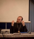 В Магадане эксперт Синодального социального отдела проводит курс жестового языка для работников социальной сферы