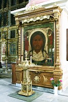 На икону Спаса Нерукотворного установлен новый киот