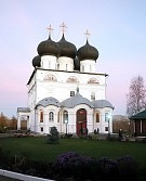 В Свято-Успенском кафедральном соборе совершена панихида по архиепископу Ионе