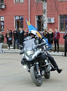 Митрополит Марк продемонстрировал технику вождения мотоцикла на открытии «Мотосезона 2017»