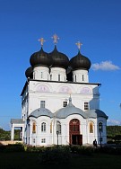 В канун Успения Пресвятой Богородицы митрополит Марк возглавил Всенощное бдение в Успенском кафедральном соборе