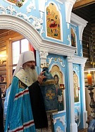 Митрополит Марк возглавил всенощное бдение в престольный праздник Федоровского храма